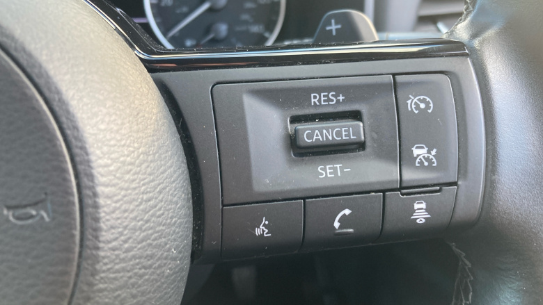 Nissan Qashqai 1.3 DiG-T MH 158 Acenta Premium 5dr Xtronic Petrol Hatchback